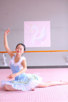 美丽的姑娘免费观看中国